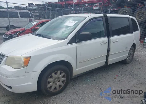2010 Chrysler Town & Country Lx from USA, damaged, VIN 2A4RR4DE6AR346811